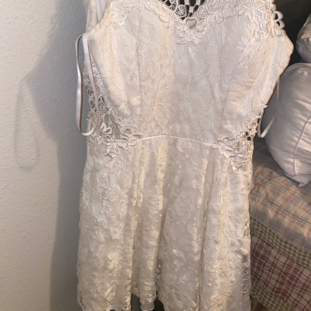 Dress - Picture 2 of 2